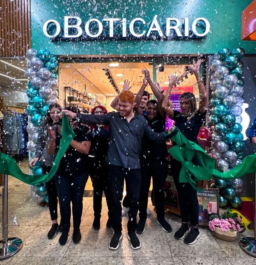 O Boticário reinaugura loja em hipermercado e reforça praticidade para dia a dia dos consumidores
